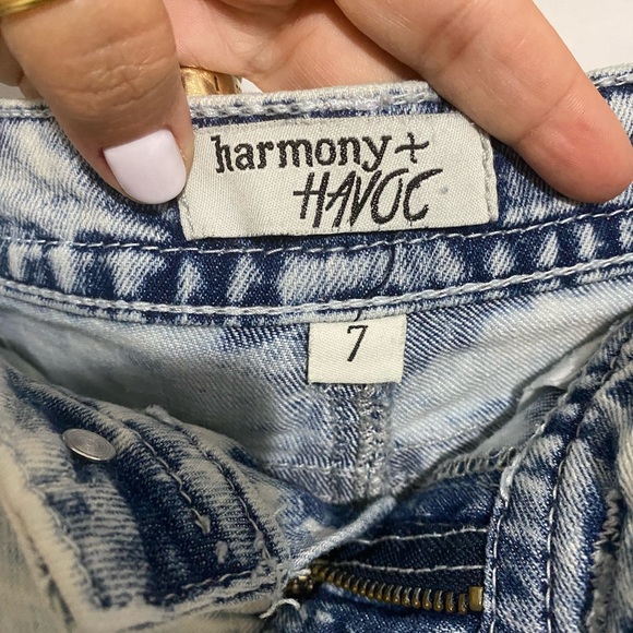 Jean Short - Picture 6 of 6